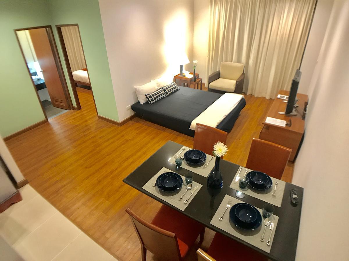 Patio Luxury Suites Bangkok Exterior photo